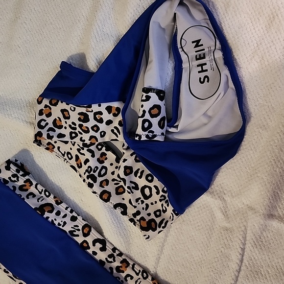 2 piece swim - Picture 3 of 4